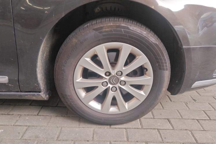Used Citroen C5 2013 2.0L Automatic Luxury Model Right Front Wheel Hub
