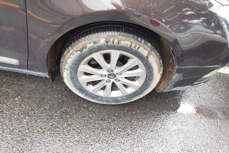Used Citroen C5 2013 2.0L Automatic Luxury Model Right Front Wheel Hub