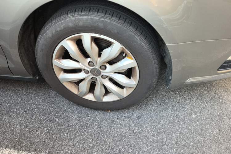 Used Citroen C5 2013 2.3L Automatic Zunyu Model Right Front Wheel Hub
