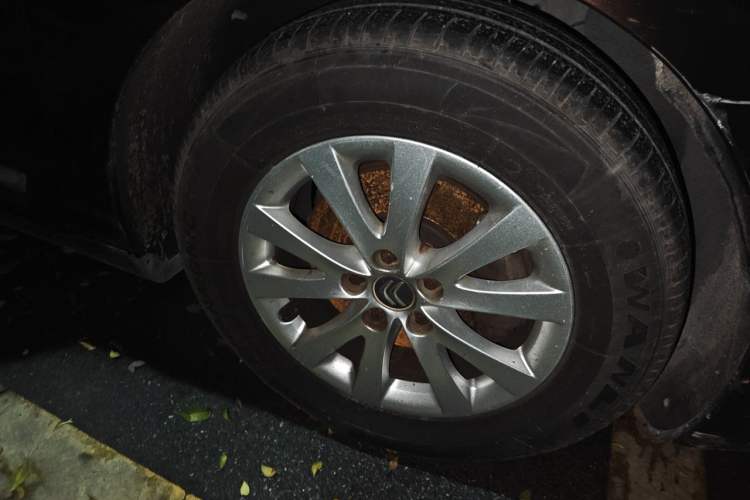 Used Citroen C5 2013 2.0L Automatic Luxury Model Right Front Wheel Hub