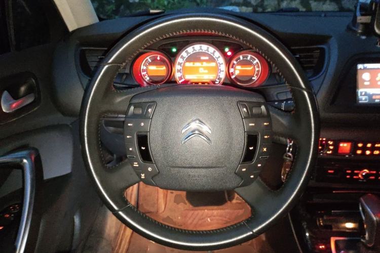 Used Citroen C5 2013 2.0L Automatic Luxury Model Steering Wheel