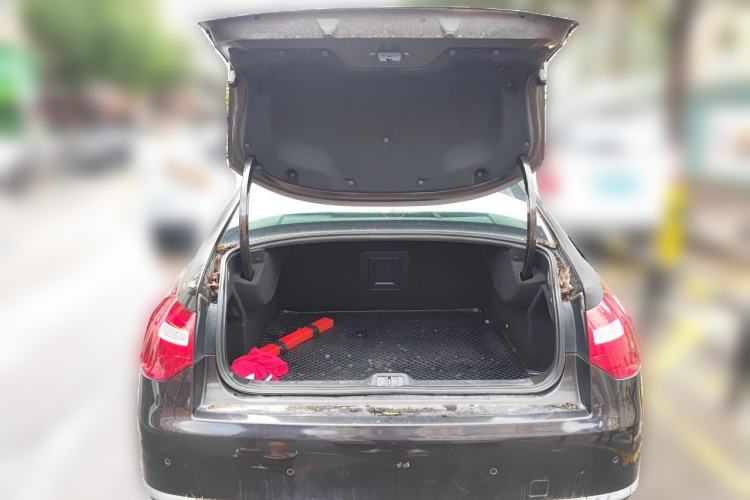Used Citroen C5 2013 2.0L Automatic Luxury Model Trunk