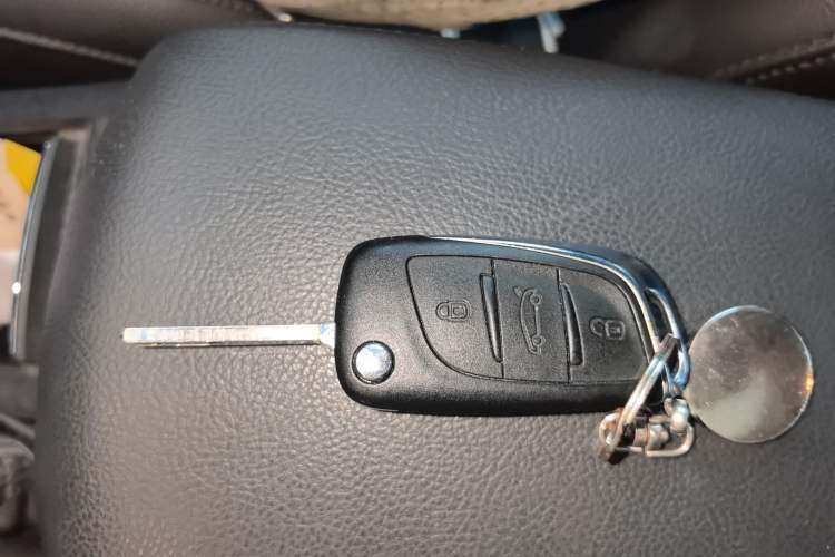 Used Citroen C5 2013 2.3L Automatic Zunyu Model Vehicle Key