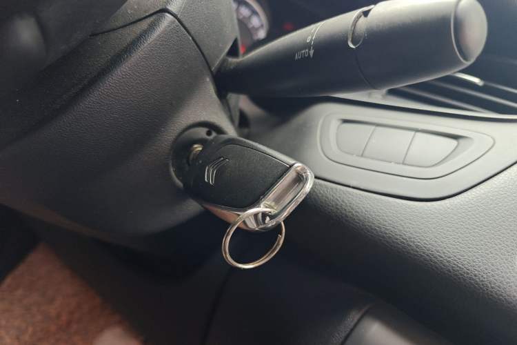 Used Citroen C5 2013 2.0L Automatic Luxury Model Interior 1
