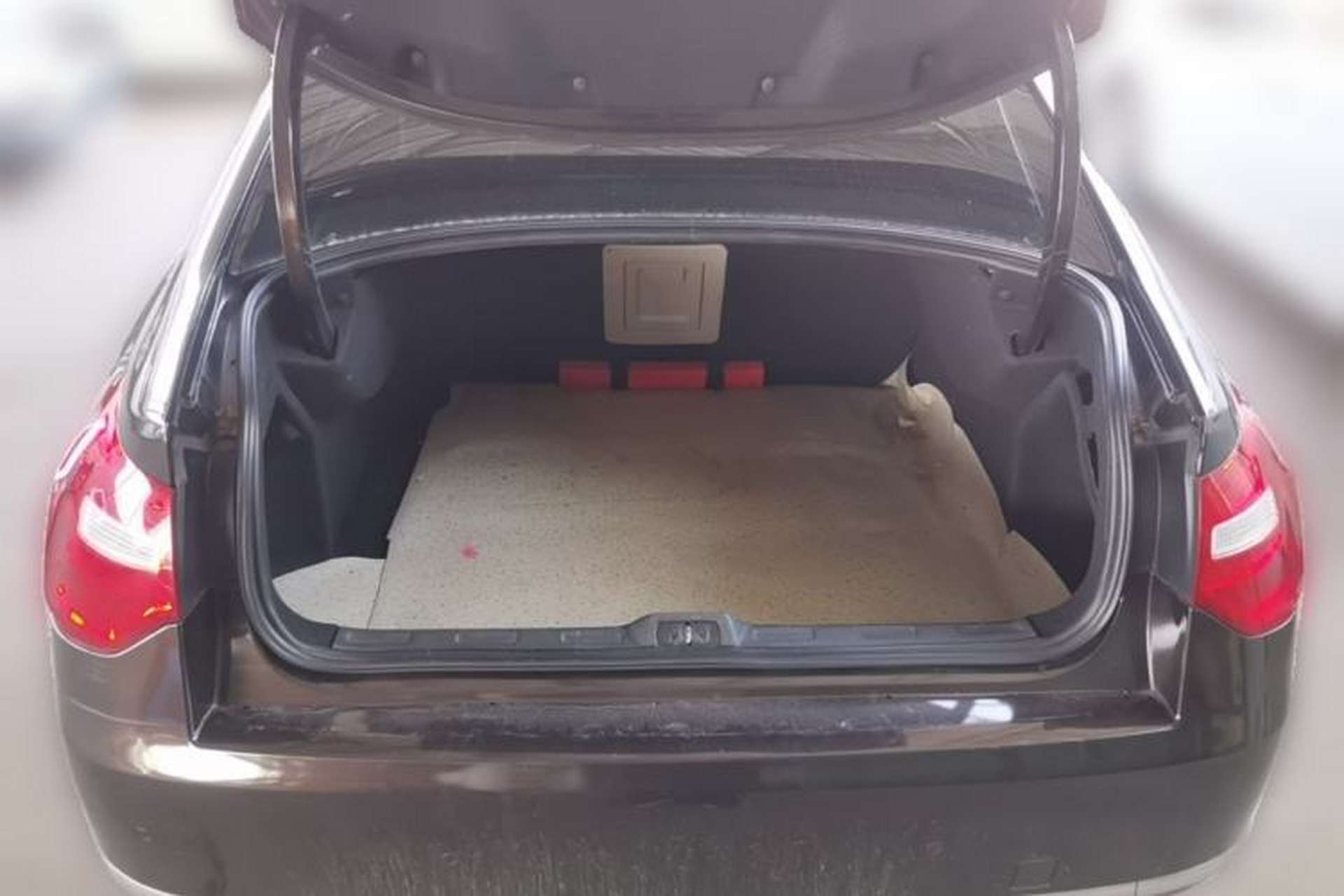 Used Citroen C5 2013 2.0L Automatic Luxury Model Trunk