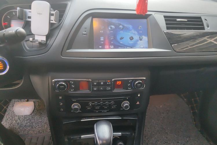 Used Citroen C5 2013 2.0L Automatic Luxury Model Audio And AC Panel