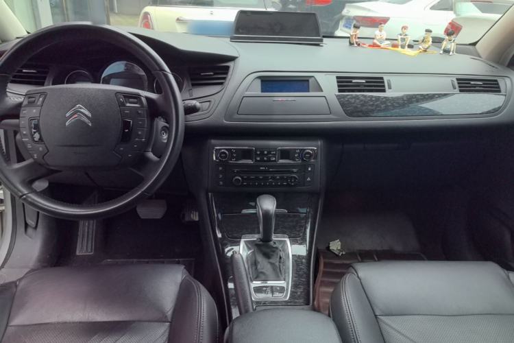 Used Citroen C5 2013 2.3L Automatic Zunyu Model Center Console