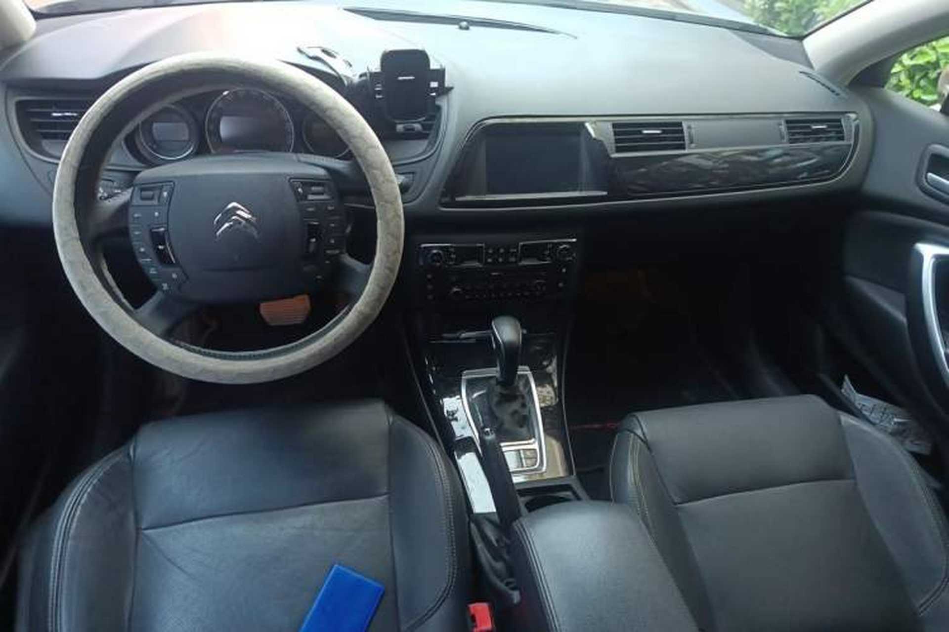 Used Citroen C5 2013 2.0L Automatic Yue Shang Edition Center Console