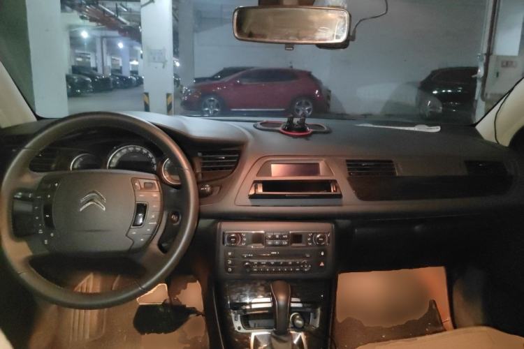 Used Citroen C5 2013 2.3L Automatic Zunyu Model Center Console