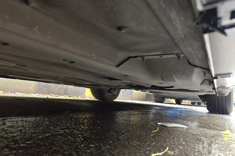 Used Citroen C5 2013 2.0L Automatic Luxury Model Chassis Front Left