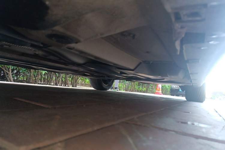 Used Citroen C5 2013 2.0L Automatic Yue Shang Edition Chassis Front Left