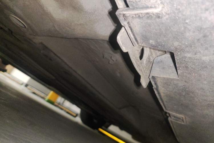 Used Citroen C5 2013 2.0L Automatic Yue Shang Edition Chassis Front Left