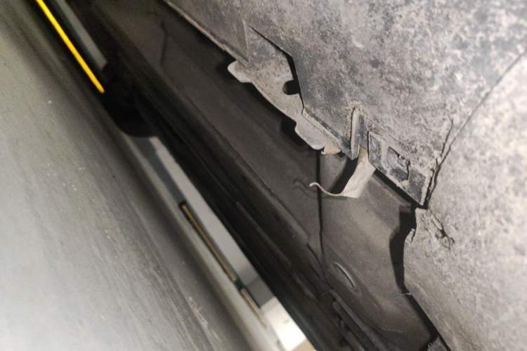 Used Citroen C5 2013 2.0L Automatic Yue Shang Edition Chassis Front Right