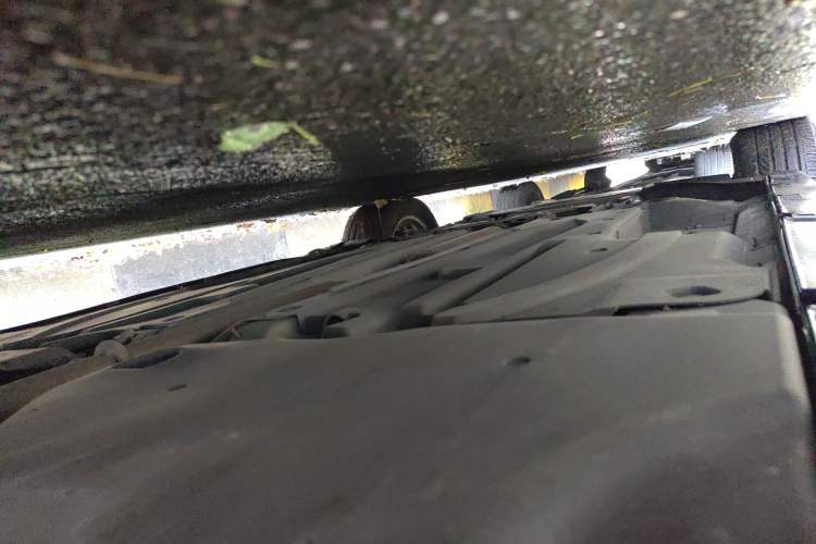 Used Citroen C5 2013 2.0L Automatic Luxury Model Chassis Rear Left
