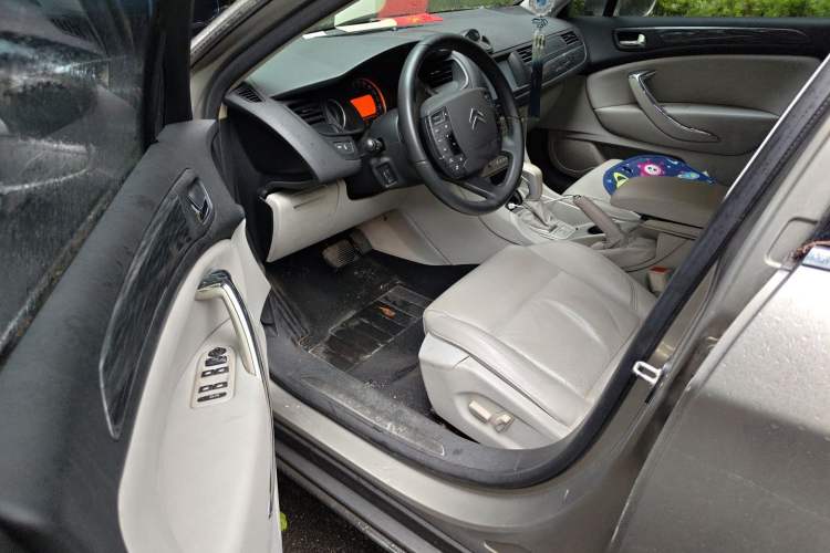 Used Citroen C5 2013 2.0L Automatic Luxury Model Driver Seat