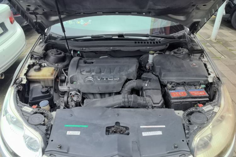 Used Citroen C5 2013 2.3L Automatic Zunyu Model Engine Bay