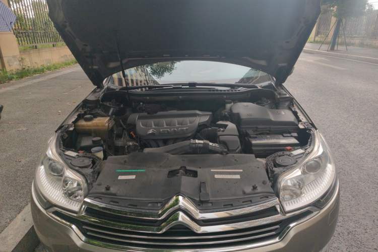 Used Citroen C5 2013 2.0L Automatic Luxury Model Engine Bay