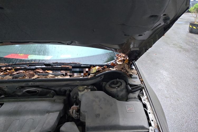 Used Citroen C5 2013 2.0L Automatic Luxury Model Engine Bay Left