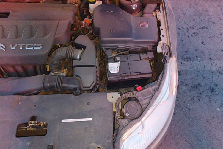 Used Citroen C5 2013 2.3L Automatic Zunyu Model Engine Bay Left