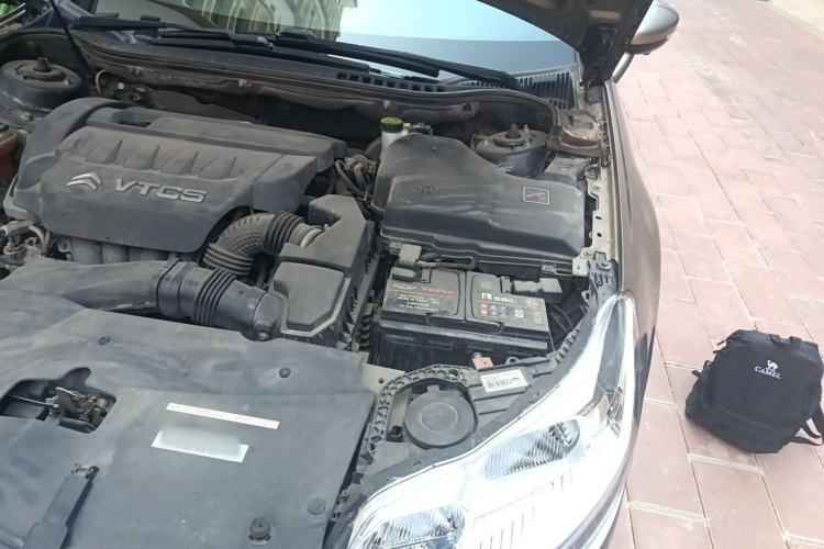 Used Citroen C5 2013 2.0L Automatic Yue Shang Edition Engine Bay Left