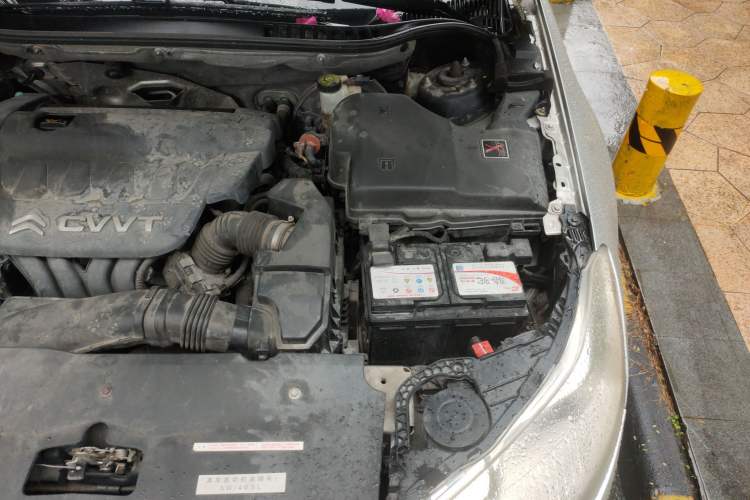 Used Citroen C5 2013 2.0L Manual Comfort Version Engine Bay Left