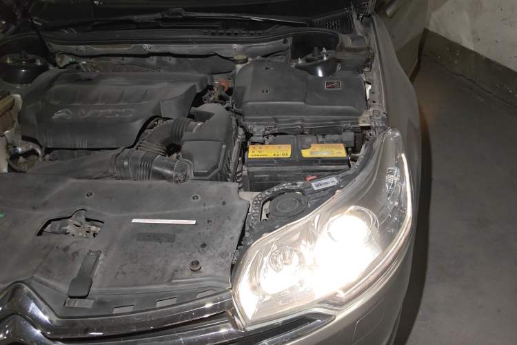 Used Citroen C5 2013 2.3L Automatic Prestige Edition Engine Bay Left