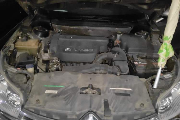 Used Citroen C5 2013 2.3L Automatic Zunyu Model Engine Bay