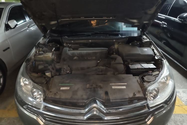 Used Citroen C5 2013 2.3L Automatic Zunyu Model Engine Bay