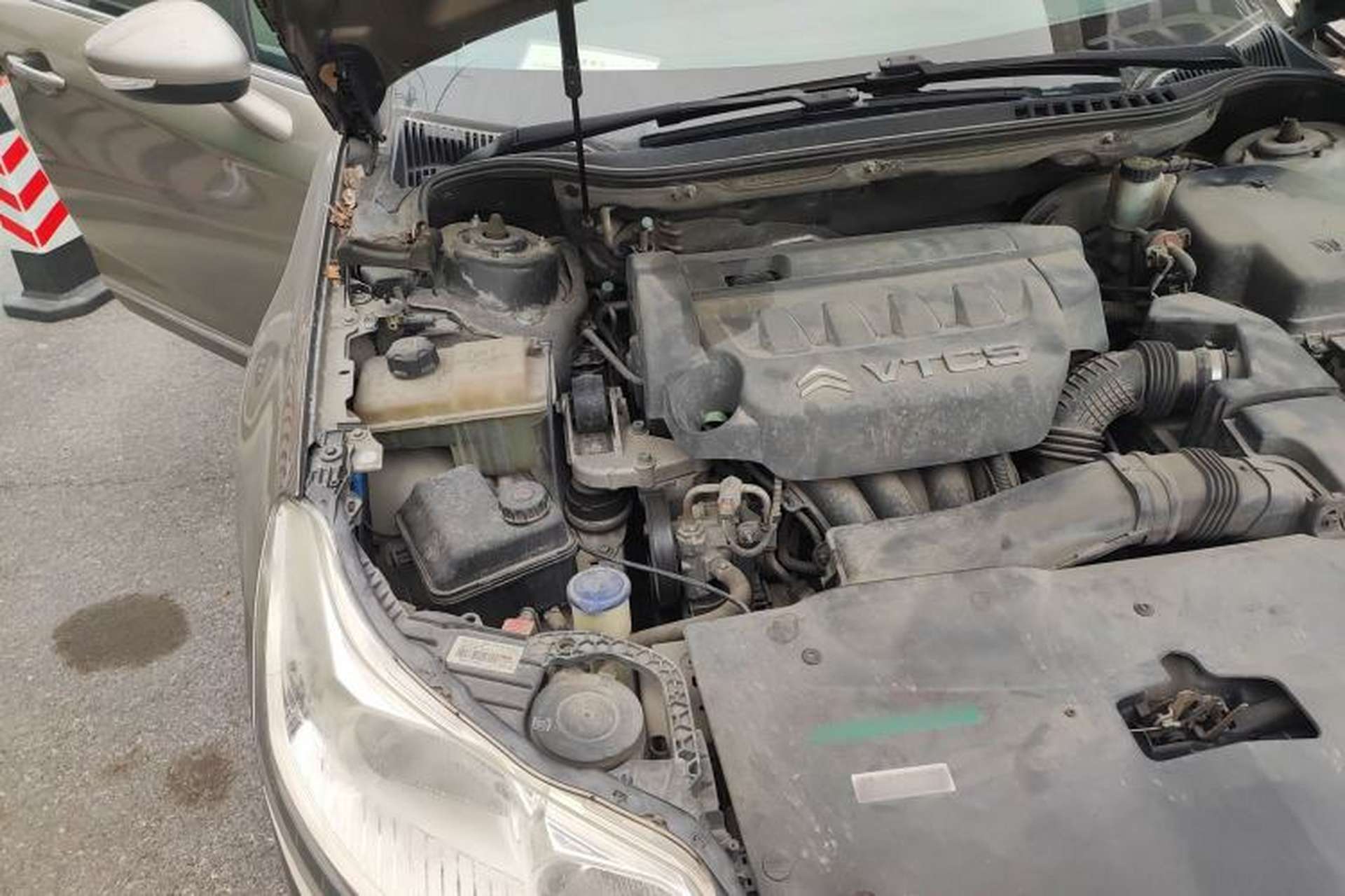Used Citroen C5 2013 2.3L Automatic Zunyu Model Engine Bay Right