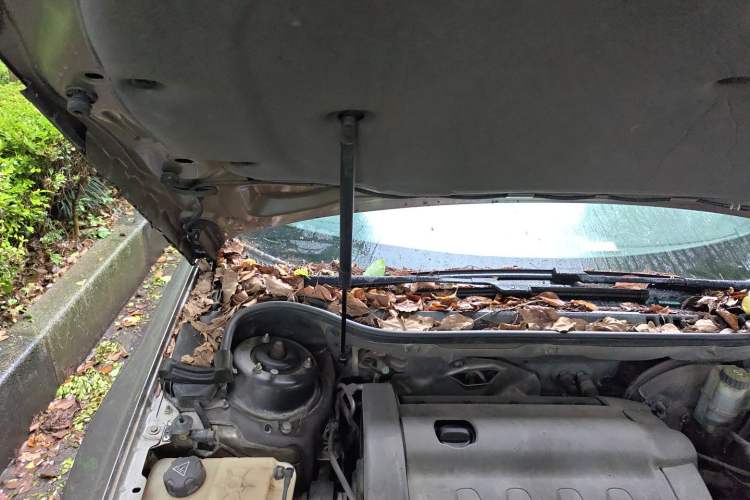 Used Citroen C5 2013 2.0L Automatic Luxury Model Engine Bay Right