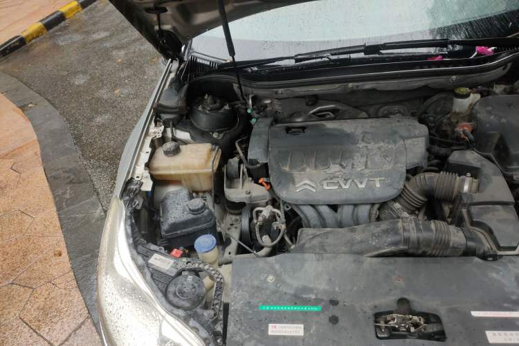 Used Citroen C5 2013 2.0L Manual Comfort Version Engine Bay Right