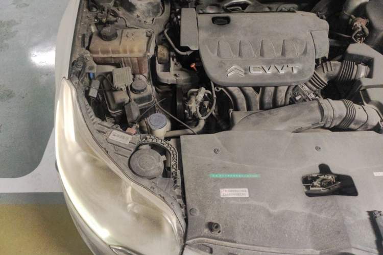 Used Citroen C5 2013 2.0L Automatic Yue Shang Edition Engine Bay Right