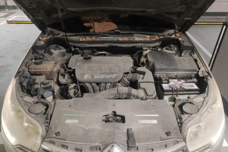 Used Citroen C5 2013 2.0L Automatic Yue Shang Edition Engine Bay