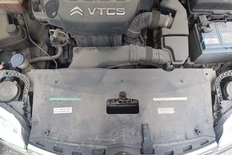 Used Citroen C5 2013 2.3L Automatic Zunyu Model Engine Bay