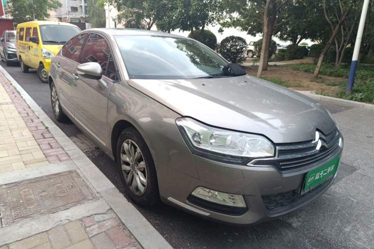 Used Citroen C5 2013 2.3L Automatic Zunyu Model Front Right 45 Deg