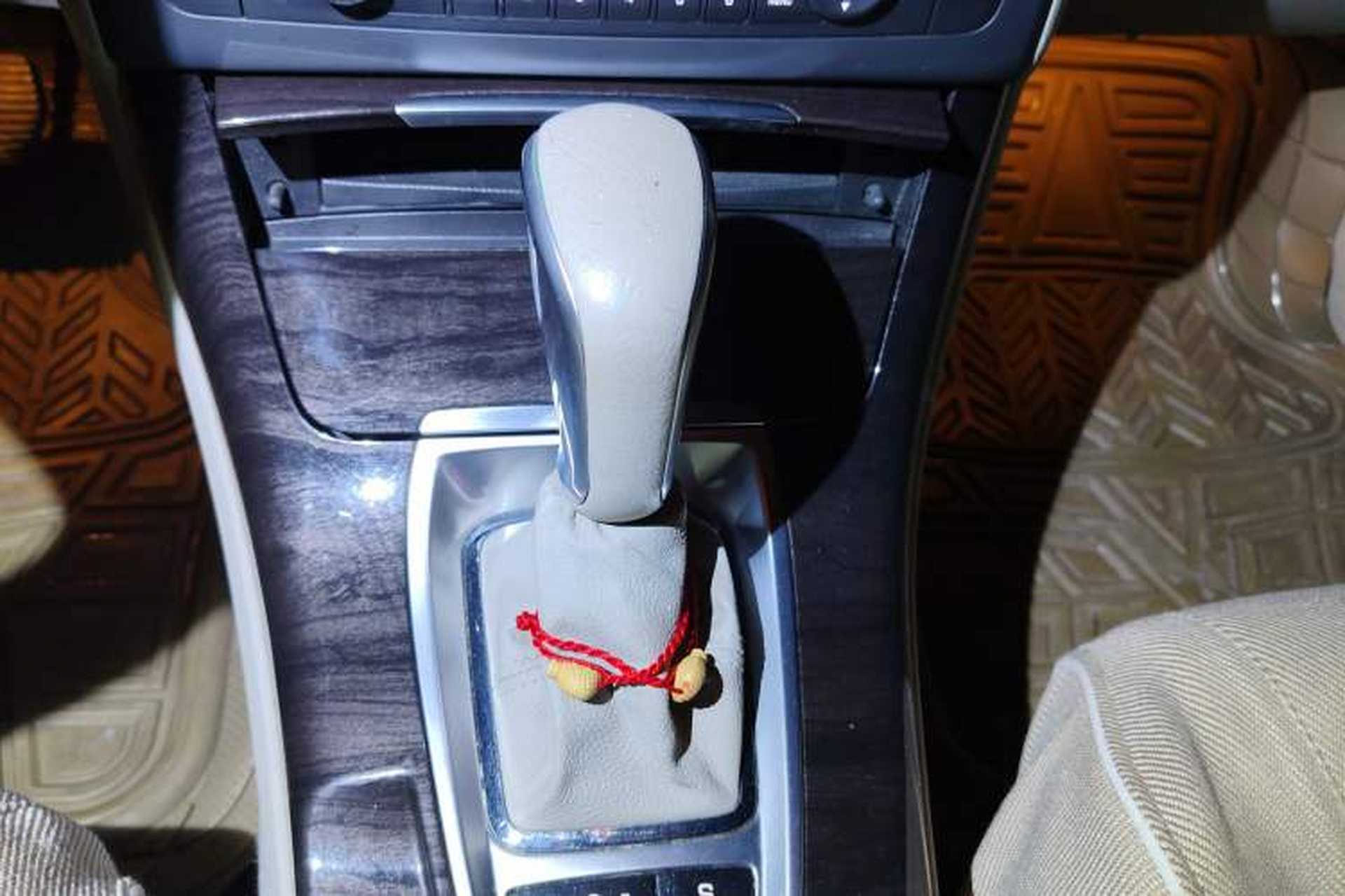 Used Citroen C5 2013 2.0L Automatic Luxury Model Gear Lever