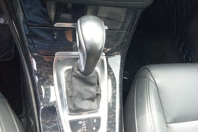 Used Citroen C5 2013 2.0L Automatic Enjoyment Model Gear Lever