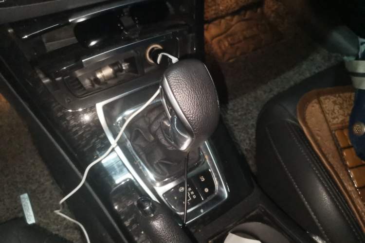 Used Citroen C5 2013 2.3L Automatic Zunyu Model Gear Lever