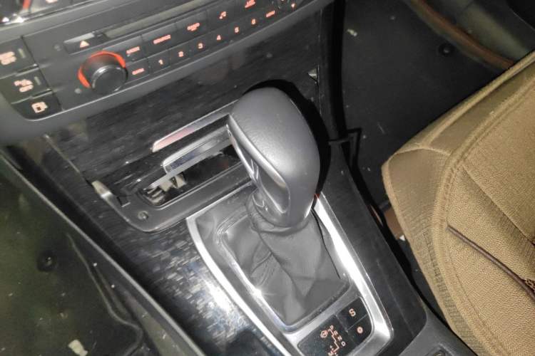 Used Citroen C5 2013 2.3L Automatic Zunyu Model Gear Lever