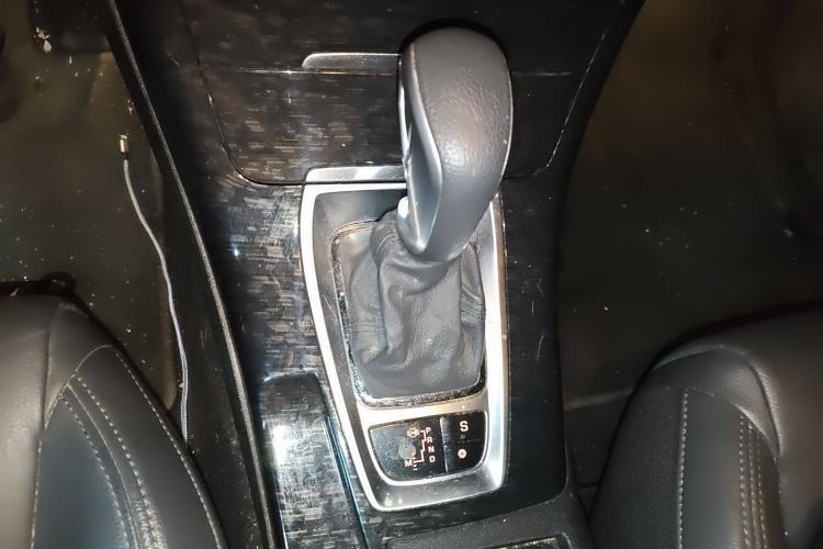 Used Citroen C5 2013 2.3L Automatic Zunyu Model Gear Lever