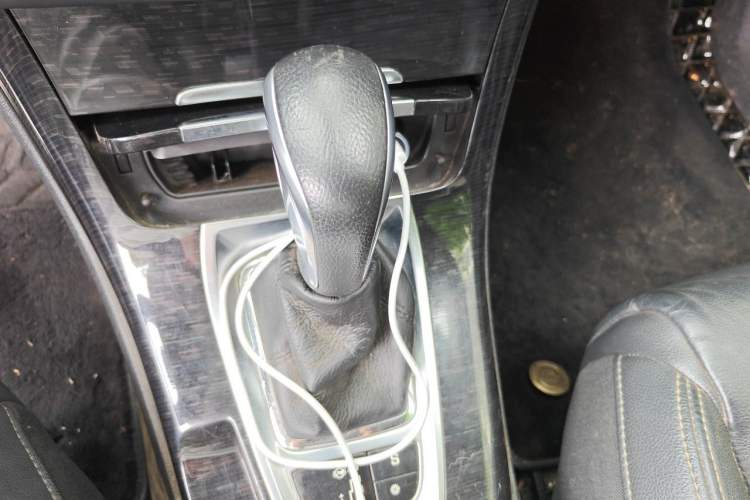 Used Citroen C5 2013 2.0L Automatic Luxury Model Gear Lever
