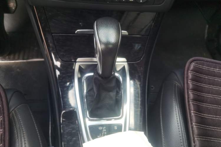 Used Citroen C5 2013 2.0L Automatic Enjoyment Model Gear Lever