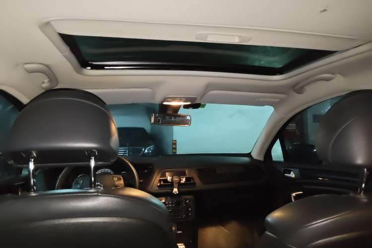 Used Citroen C5 2013 2.3L Automatic Zunyu Model Headliner