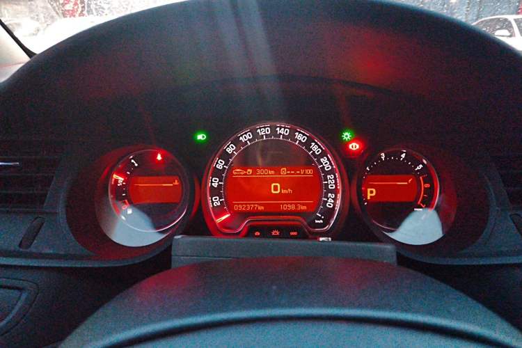 Used Citroen C5 2013 2.3L Automatic Zunyu Model Instrument Cluster