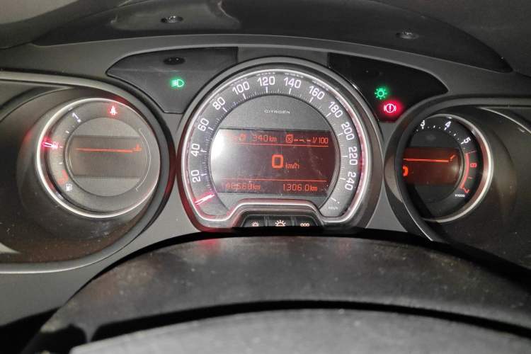 Used Citroen C5 2013 2.3L Automatic Zunyu Model Instrument Cluster