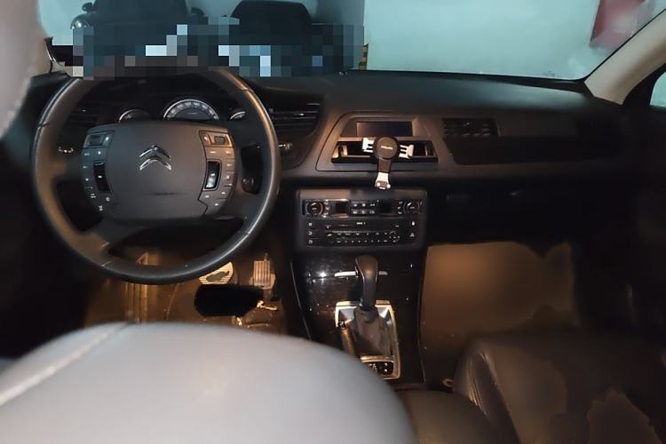 Used Citroen C5 2013 2.3L Automatic Zunyu Model Interior 2