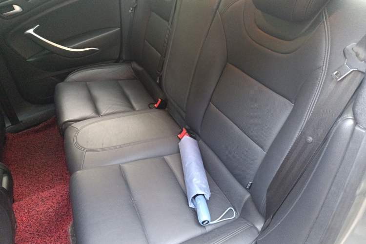 Used Citroen C5 2013 2.3L Automatic Zunyu Model Left Rear Seat