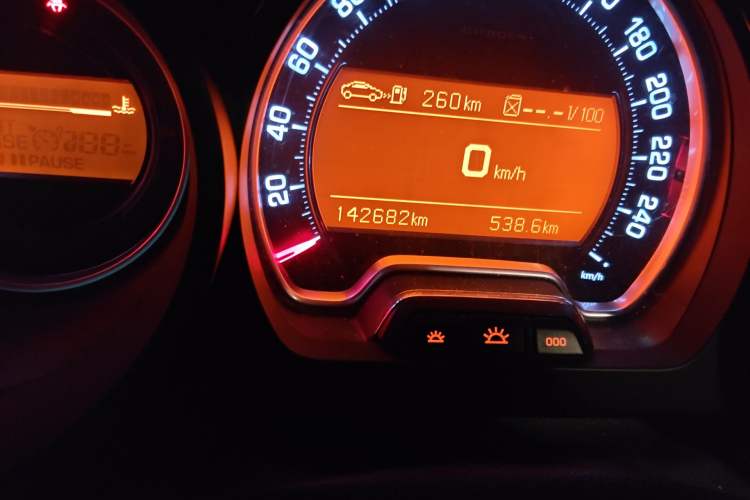 Used Citroen C5 2013 2.3L Automatic Prestige Edition Odometer Close Up