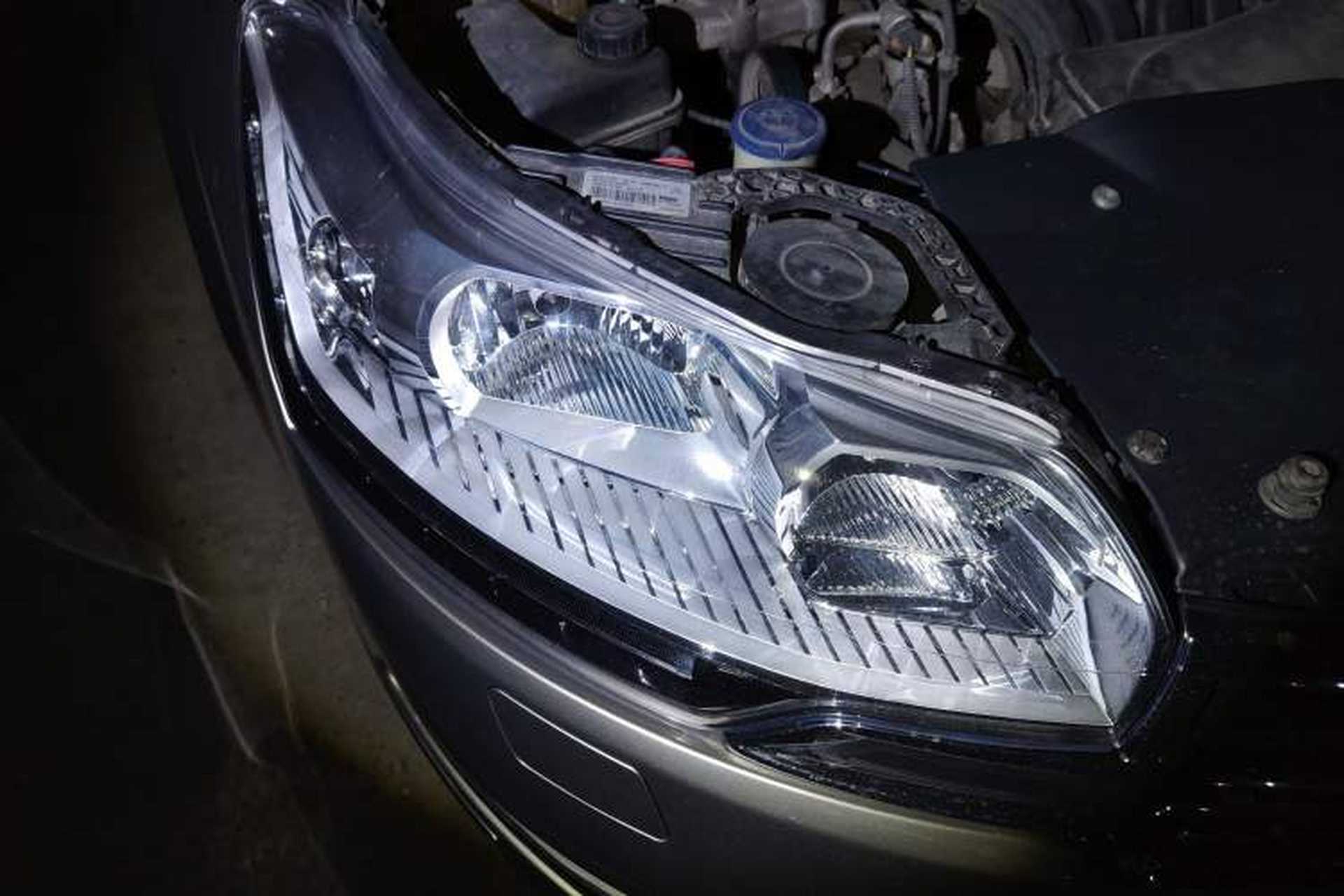 Used Citroen C5 2013 2.0L Automatic Luxury Model Right Front Headlight