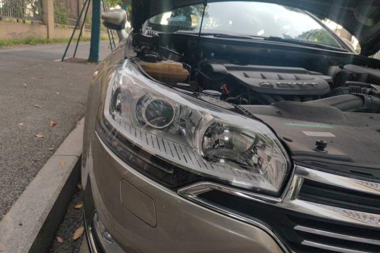 Used Citroen C5 2013 2.0L Automatic Luxury Model Right Front Headlight